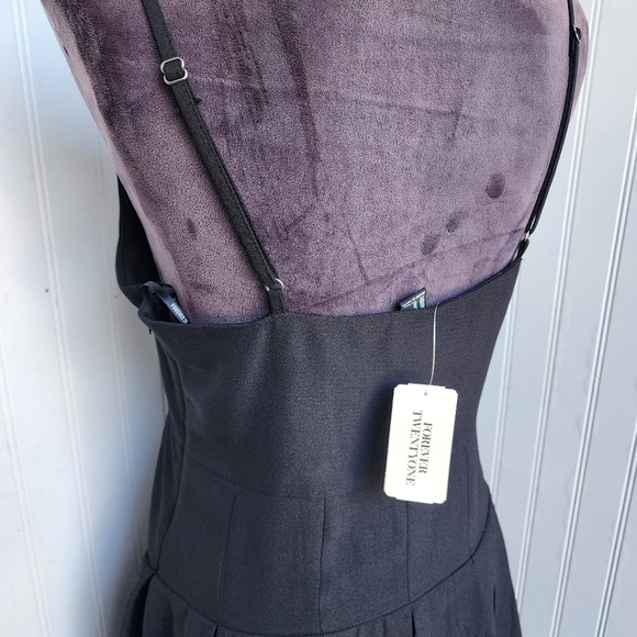 NWT Forever 21 Fit Flare Mini Strap Dress Black Pleated Sz M - Picture 15 of 15